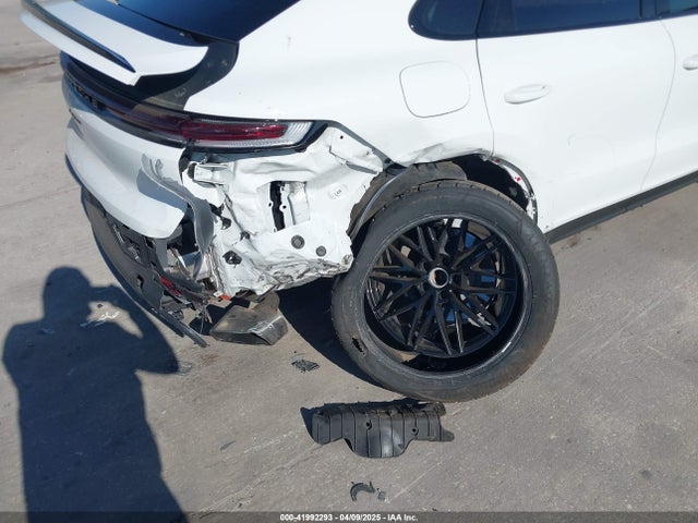 Porsche Cayenne Coupe 2024 WP1BA2AY2RDA52157 Image 6