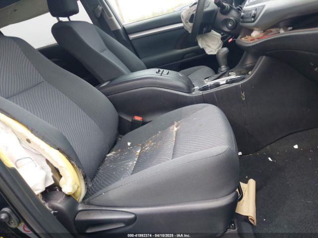 5TDBZRFH7KS994632 Toyota Highlander Le