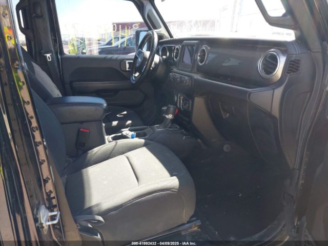 1C4HJXEN2LW213398 Jeep Wrangler Unlimited Sahara 4x4