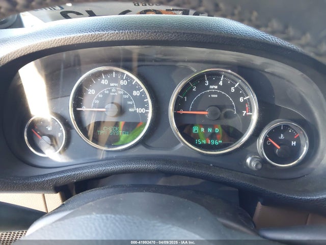 1C4HJWEG8EL320679 Jeep Wrangler Unlimited Sahara