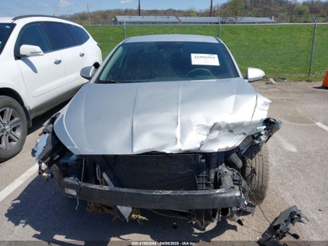 5NPD84LF7KH430261 Hyundai ELANTRA SEL