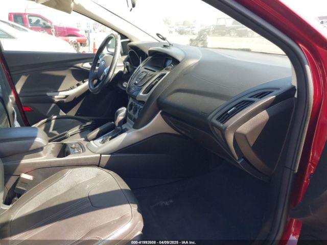 1FADP3K21EL259945 Ford FOCUS SE