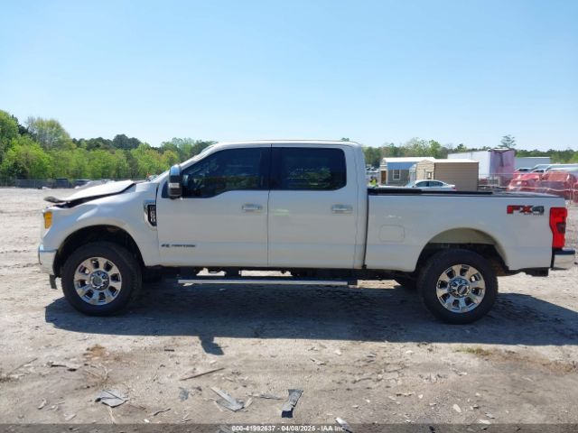 1FT7W2BT4HEB67122 Ford F-250 Lariat