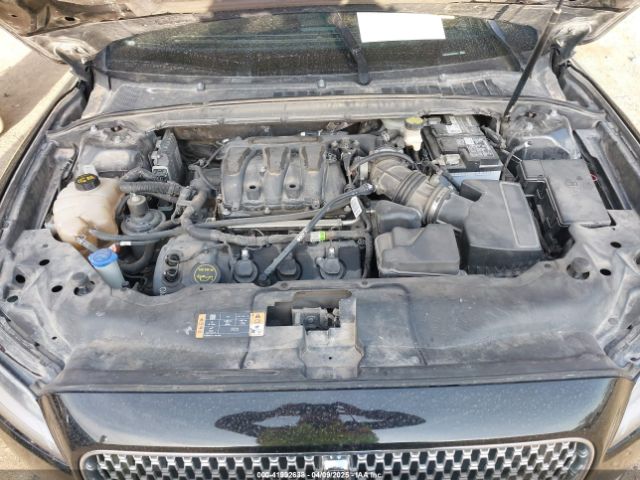 1LN6L9HK2H5607961 Lincoln Continental Livery