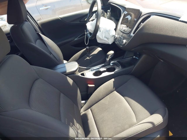 1G1ZD5ST4PF226395 Chevrolet Malibu Fwd 1lt