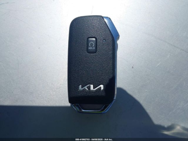 KNDCB3LC3N5548003 KIA Niro Lxs