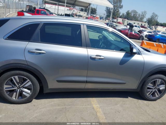 KNDCB3LC3N5548003 KIA Niro Lxs