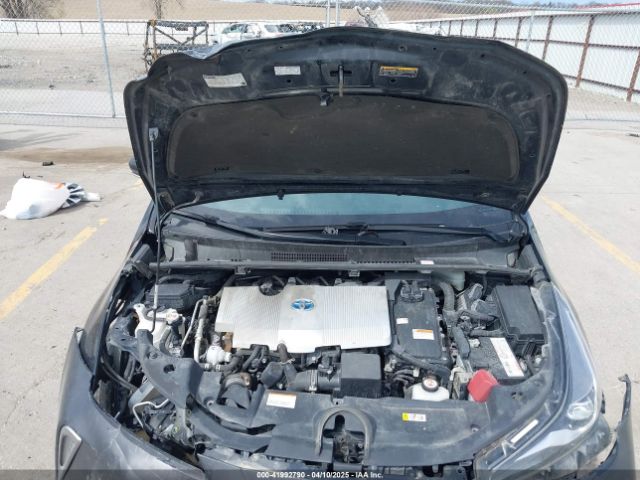 JTDL9MFU4M3027632 Toyota Prius Le Awd-e