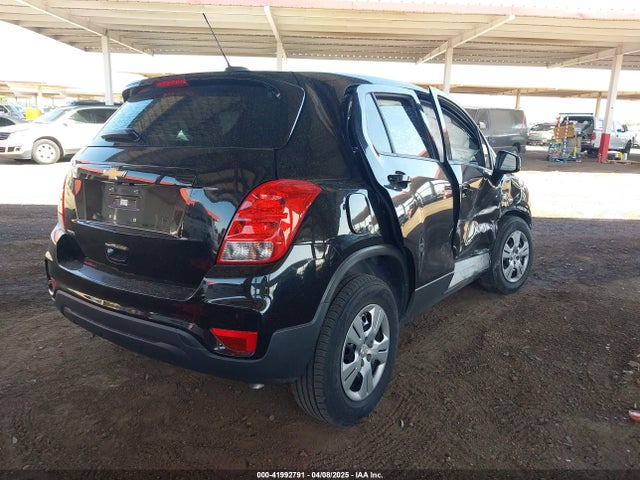 3GNCJKSB0JL334237 Chevrolet TRAX LS