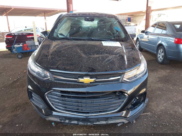 3GNCJKSB0JL334237 Chevrolet TRAX LS