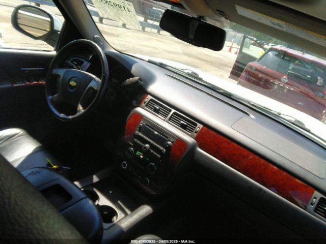 1GNSCJE05ER117663 Chevrolet Suburban 1500 Lt
