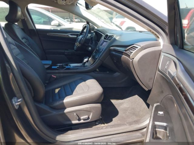 1FA6P0HD8G5131872 Ford FUSION SE