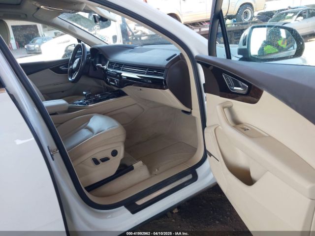 WA1VAAF70JD054013 Audi Q7 3.0t Premium