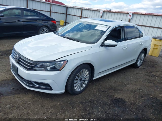 1VWBT7A35GC043921 Volkswagen Passat 1.8t Se