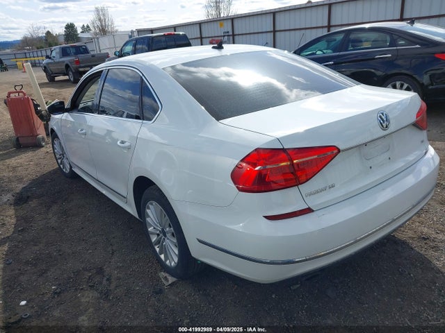 1VWBT7A35GC043921 Volkswagen Passat 1.8t Se