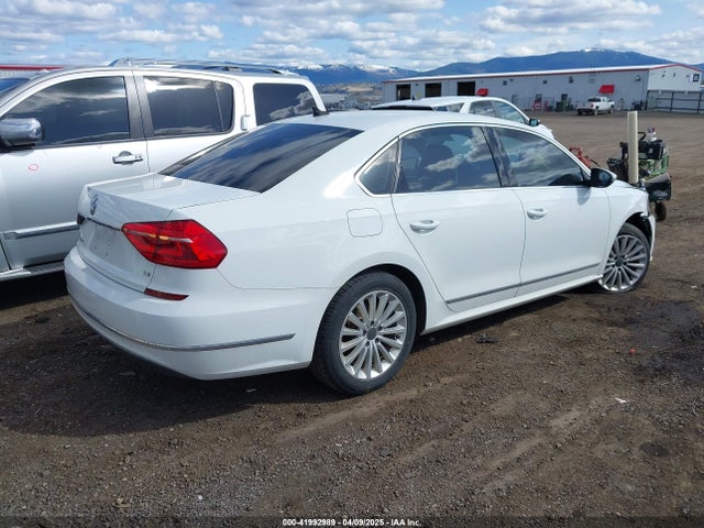 1VWBT7A35GC043921 Volkswagen Passat 1.8t Se