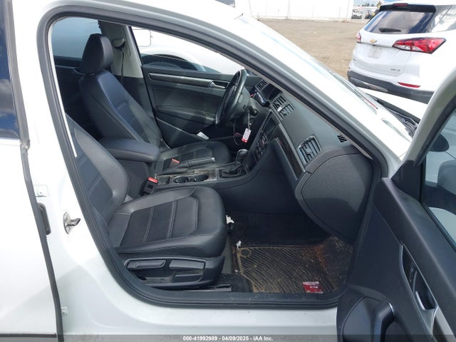 1VWBT7A35GC043921 Volkswagen Passat 1.8t Se