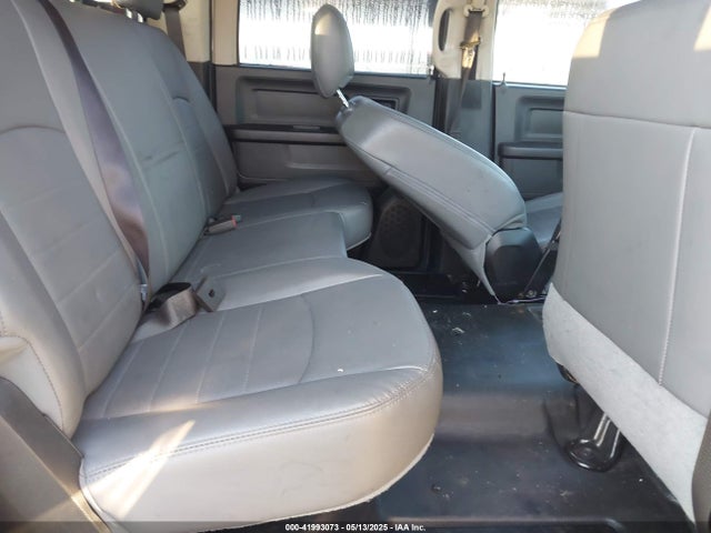 3C6UR4HJ3JG243320 RAM 2500 Tradesman  4x2 8' Box