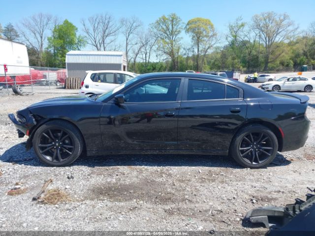 2C3CDXBGXHH643102 Dodge Charger Se Rwd