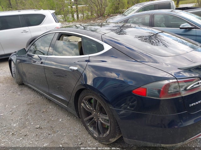 Tesla Model S P85 2014 5YJSA1H15EFP43884 Image 13