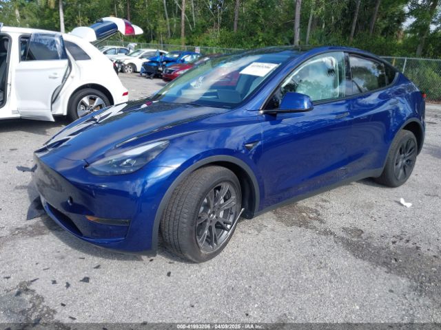 7SAYGDED0SF256650 Tesla Model Y Long Range Dual Motor All-wheel Drive