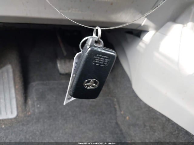 JTDZN3EU8FJ022093 Toyota Prius V Two