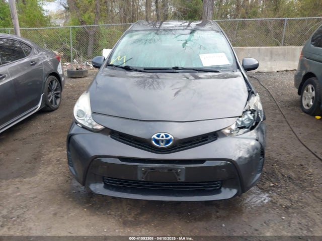 JTDZN3EU8FJ022093 Toyota Prius V Two