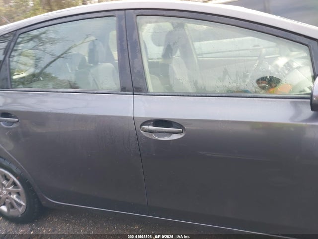 JTDZN3EU8FJ022093 Toyota Prius V Two