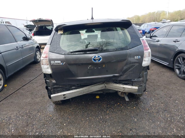 JTDZN3EU8FJ022093 Toyota Prius V Two