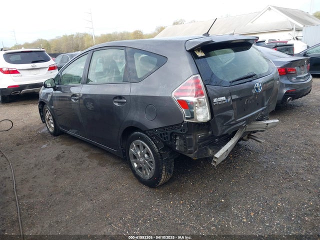 JTDZN3EU8FJ022093 Toyota Prius V Two