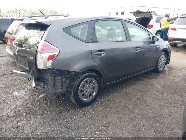 JTDZN3EU8FJ022093 Toyota Prius V Two