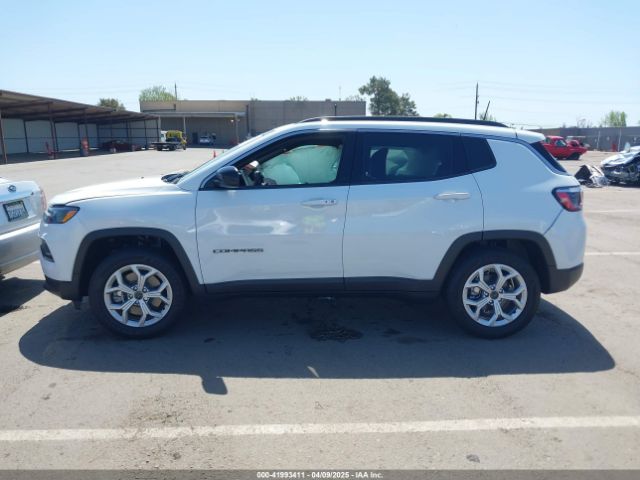 3C4NJDBN4ST554344 Jeep Compass Latitude 4x4