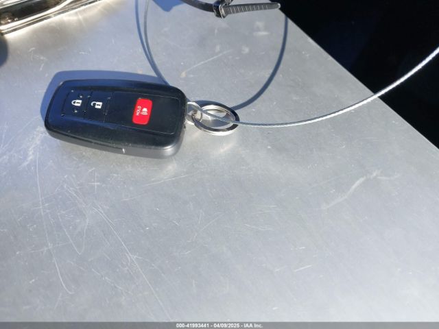 2T3P1RFV4MC176328 Toyota Rav4 Xle