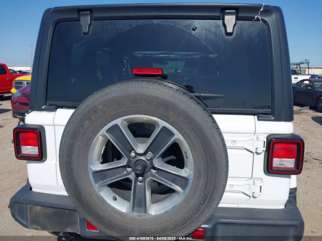 1C4HJXEG0KW577917 Jeep Wrangler Unlimited Sahara 4x4