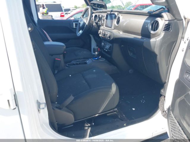 1C4HJXEG0KW577917 Jeep Wrangler Unlimited Sahara 4x4