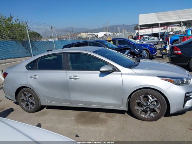 3KPF24AD0ME389801 KIA Forte Lxs