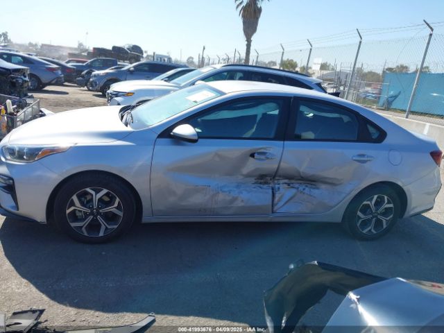 3KPF24AD0ME389801 KIA Forte Lxs