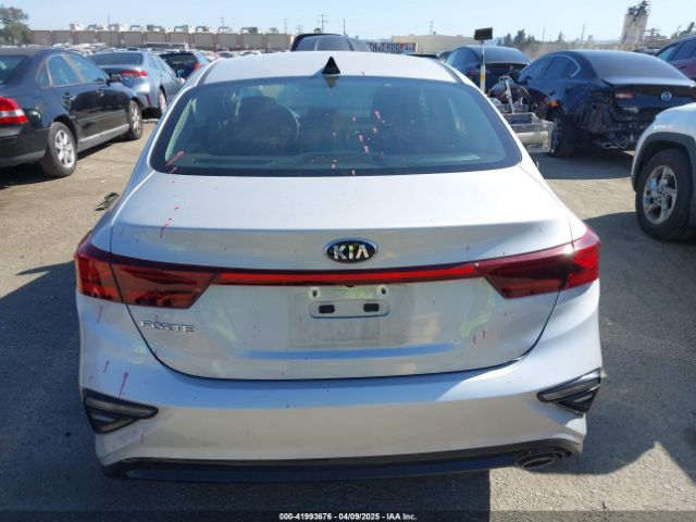 3KPF24AD0ME389801 KIA Forte Lxs