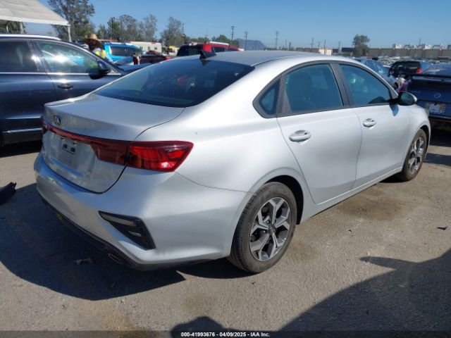 3KPF24AD0ME389801 KIA Forte Lxs