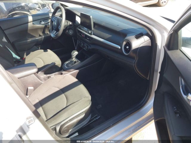 3KPF24AD0ME389801 KIA Forte Lxs