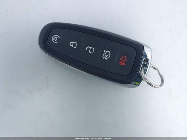1FMCU0J90FUA25086 Ford Escape Titanium