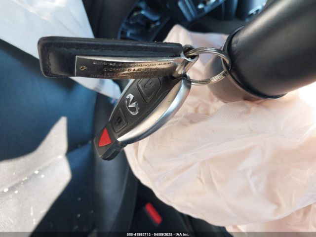 SJKCH5CR7JA052747 Infiniti Qx30 Premium