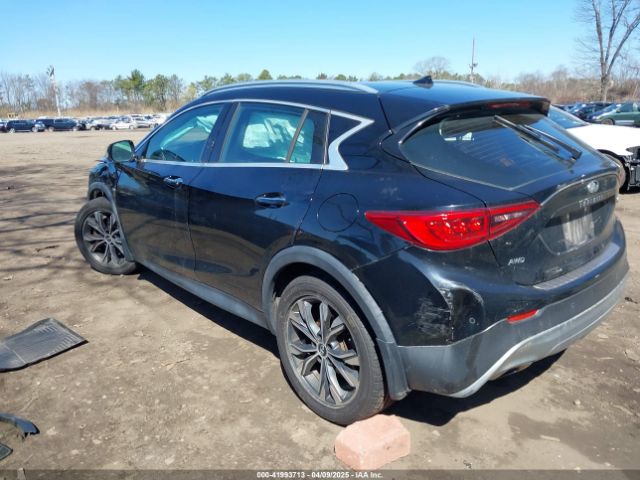 SJKCH5CR7JA052747 Infiniti Qx30 Premium