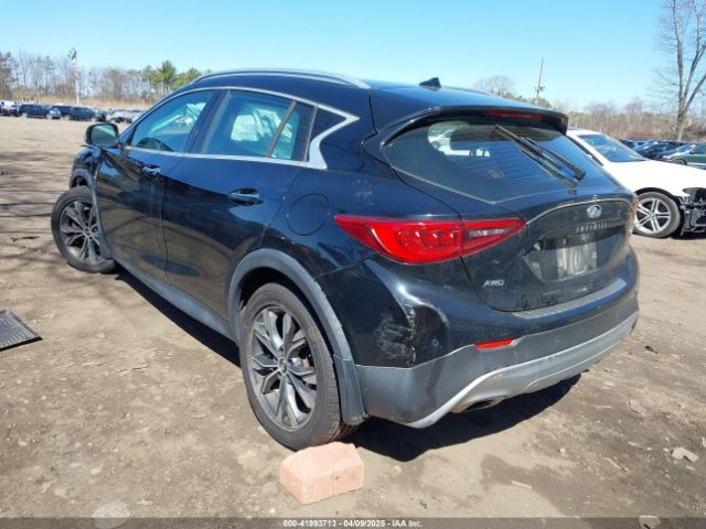 SJKCH5CR7JA052747 Infiniti Qx30 Premium