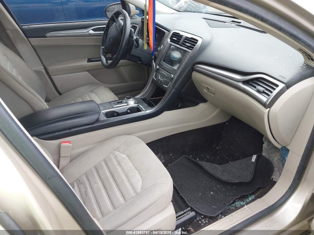 3FA6P0HD3JR216560 Ford FUSION SE