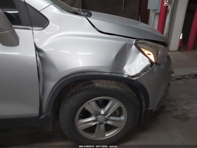 KL7CJLSB2JB546604 Chevrolet Trax Lt
