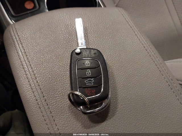 5NPE24AF4JH602107 Hyundai SONATA SE
