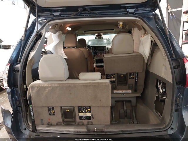 5TDYZ3DC1HS837895 Toyota Sienna Xle 8 Passenger