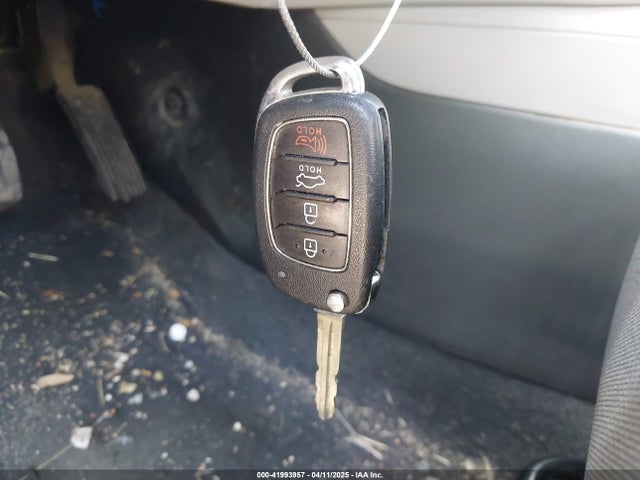 5NPD84LF6JH318582 Hyundai ELANTRA SEL
