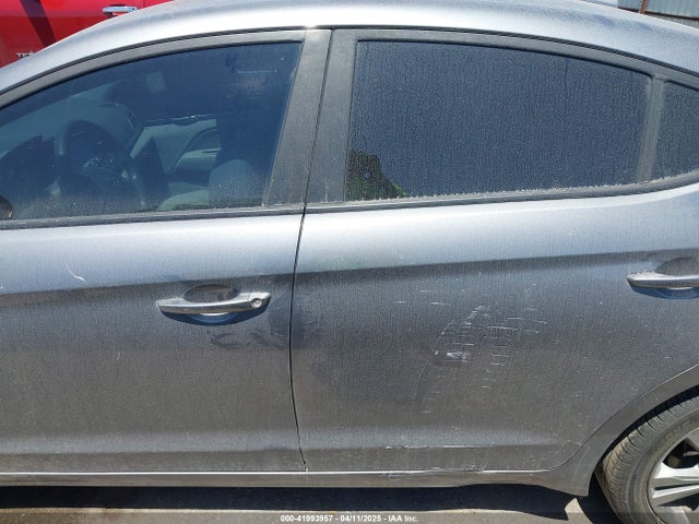 5NPD84LF6JH318582 Hyundai ELANTRA SEL
